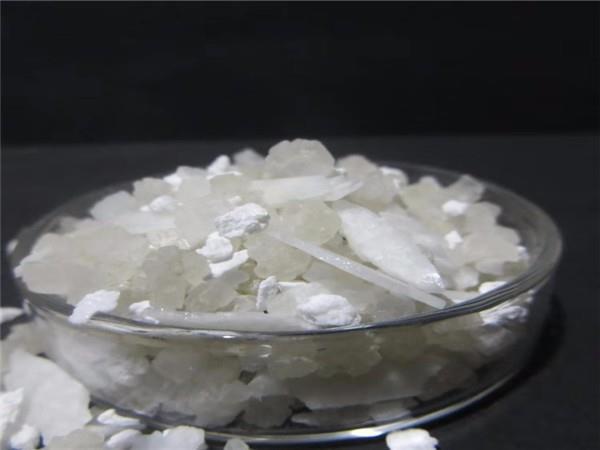 融雪劑生產(chǎn)廠家是否應(yīng)該生產(chǎn)環(huán)保型融雪劑？